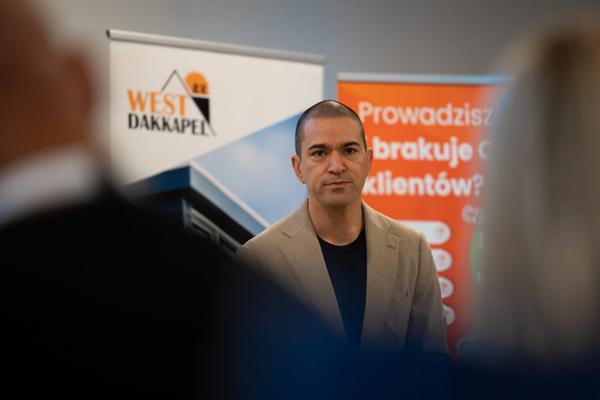 Intervenant lors d’une conférence d’entreprise