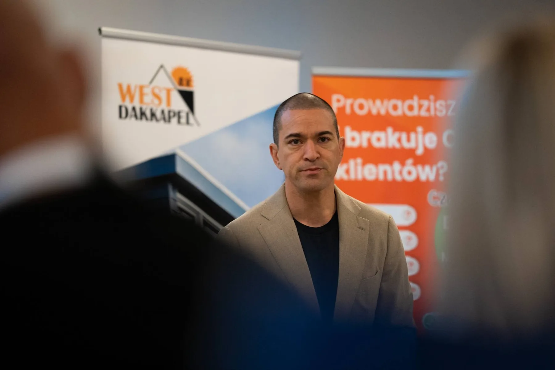 Prelegent podczas konferencji biznesowej